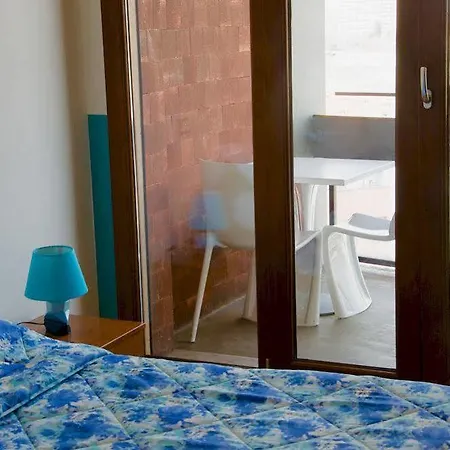 Charme House Stazione Hotel Bolonia